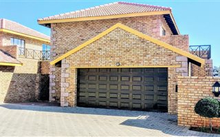 3 Bedroom Townhouse in Willowbrook
