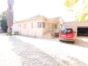 Commercial space in Highlands North