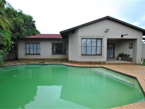 3 Bed House in Brackendowns