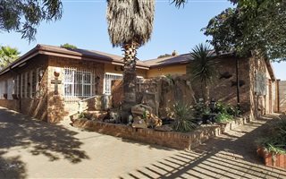 3 Bedroom House in Nigel Central