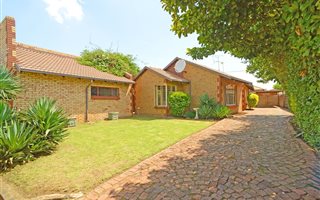 3 Bedroom House in Clearwater Estate
