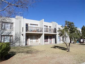 2 Bed Apartment in Bloubosrand