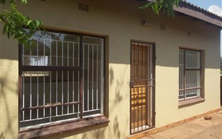 1 Bedroom Garden Cottage in Oaktree