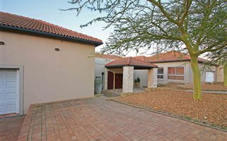4 Bedroom House in Welgemoed