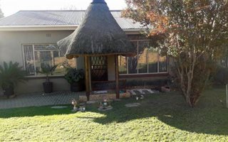 4 Bedroom House in Roosheuwel
