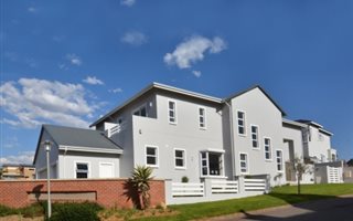 4 Bedroom House in Waterfall Country Village