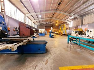 4583 m² Industrial space in Alton