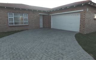 3 Bedroom House in Bluewater Bay