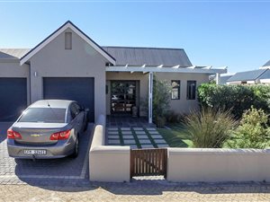 4 Bed House in Schonenberg Estate
