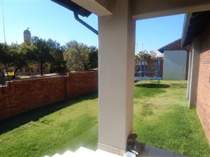 3 Bed Townhouse in Mooikloof Ridge