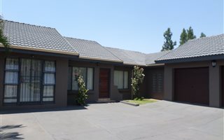 4 Bedroom House in Flora Park