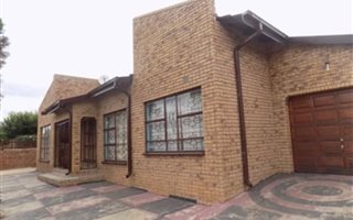 3 Bedroom House in Lethlabile
