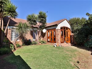 3 Bed Townhouse in Moreleta Park
