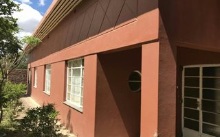 5 Bedroom House in Bedford