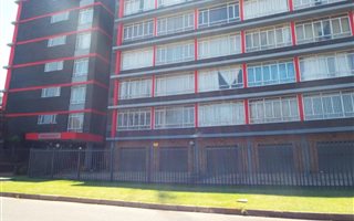 1.5 Bedroom Apartment in Witbank Central