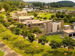 1108 m² Land available in Eikenhof