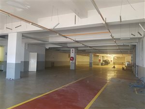2500 m² Industrial space in Village Deep