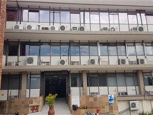 75 m² Commercial space in Lynnwood Glen