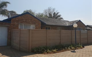 2 Bedroom Simplex in Rooihuiskraal North