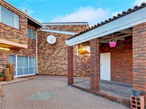 3 Bed Townhouse in Selcourt
