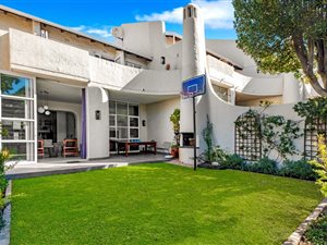 3 Bed Townhouse in Victory Park