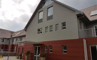 389 m² Commercial space in Lynnwood Park