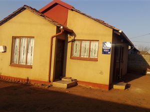 2 Bed House in Vosloorus