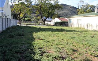 743 m² Land available in De Rust