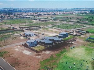 310 m² Land available in Clayville