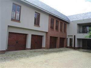 5 Bed House in Leeuwfontein Estate
