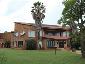6 Bedroom House in Blue Saddle Ranches