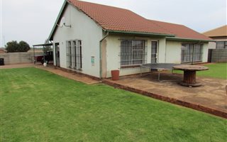3 Bedroom House in Welgedacht