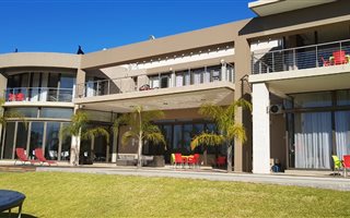 16 Bedroom House in Rayton