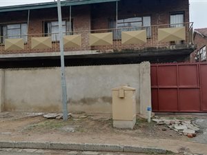 9 Bed House in Actonville