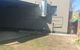 2 Bedroom Garden Cottage in Ermelo