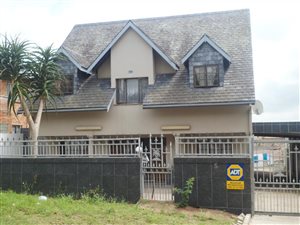 5 Bed House in Sunford