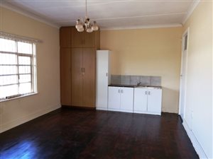 Bachelor apartment in Cambridge