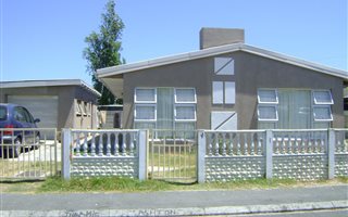 3 Bedroom House in Ravensmead