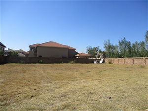 887 m² Land available in Zambezi Country Estate