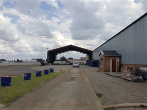 2000 m² Industrial space in Brakpan Central