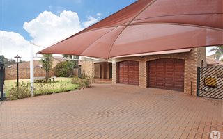 3 Bedroom House in Edelweiss