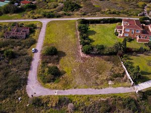 952 m² Land available in Forest Downs