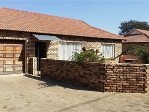 2 Bed Apartment in Fochville
