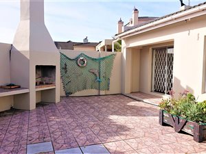 4 Bed House in Country Club