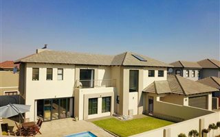 3 Bedroom House in Rietvalleirand