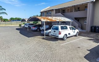 2 Bedroom Townhouse in Ravenswood