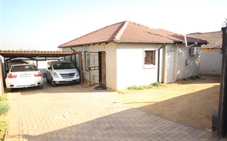3 Bedroom House in Cosmo City