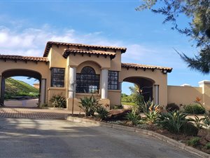 803 m² Land available in Plettenberg Bay