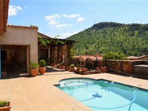4 Bed House in Estate D Afrique