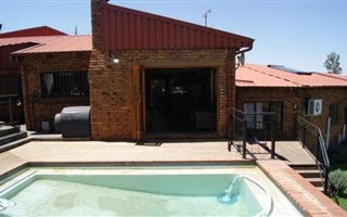 3 Bedroom House in Kloofendal